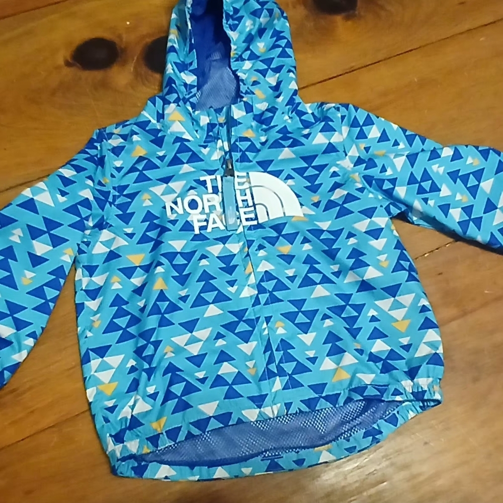 The North Face Infant 6-12 Mths Windwall Hooded Jacket.